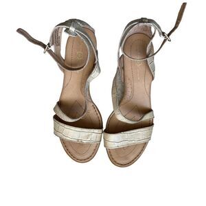 New born leather sandals